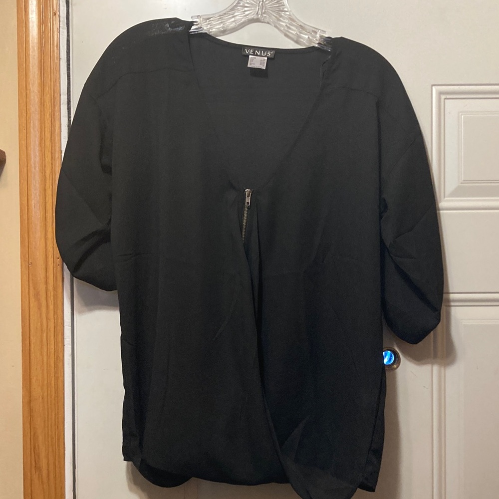 VENUS Black V-Neck Zip-Front Blouse XS